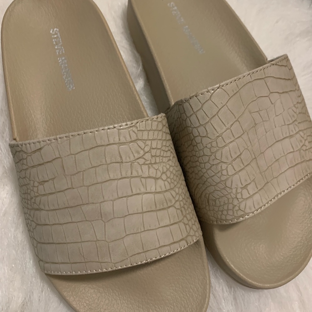 Steve Madden slides